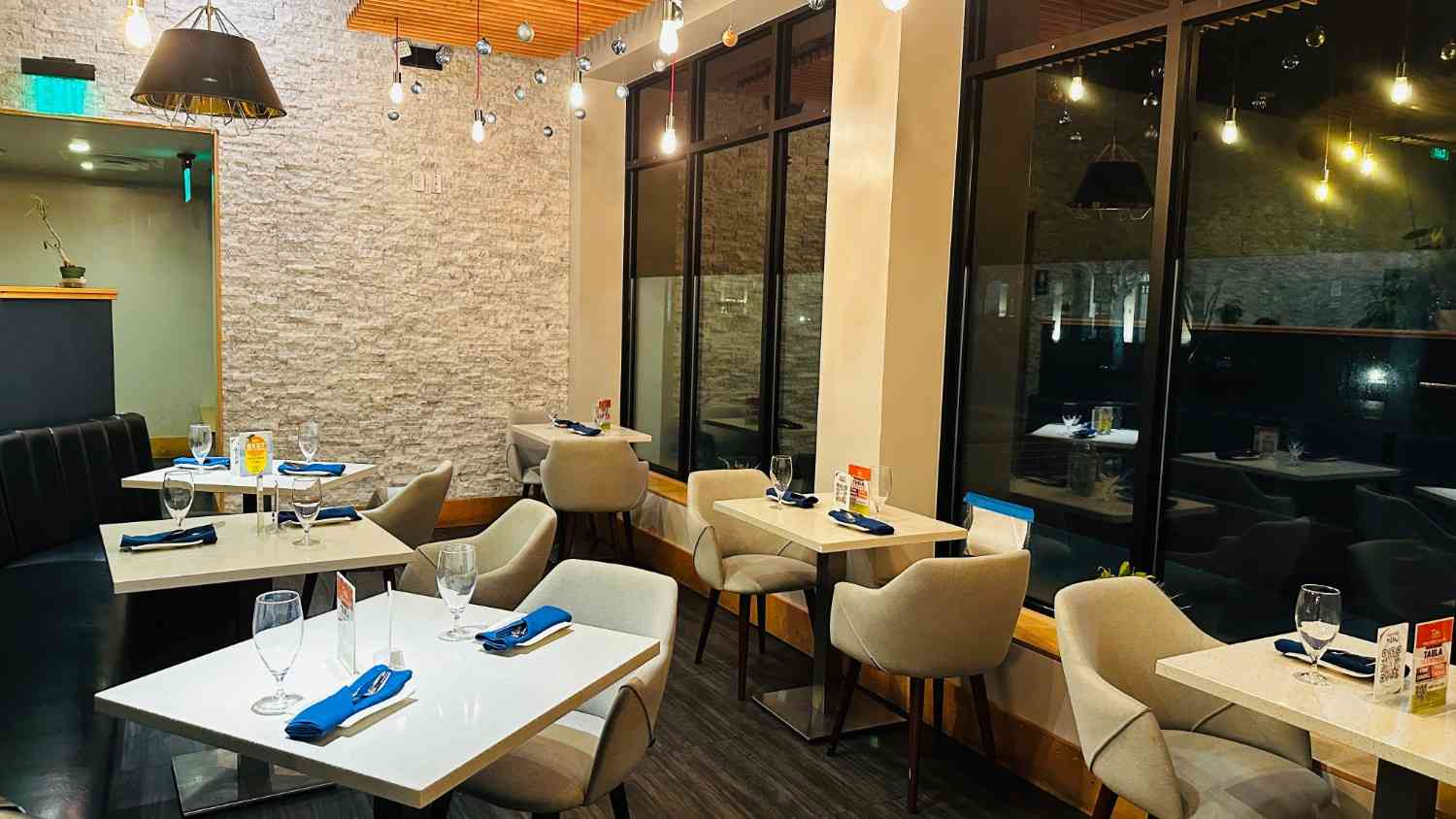 Book a Table - view 3